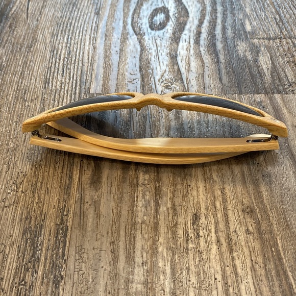 Corona Wood Sunglasses BNIP - Picture 2 of 8